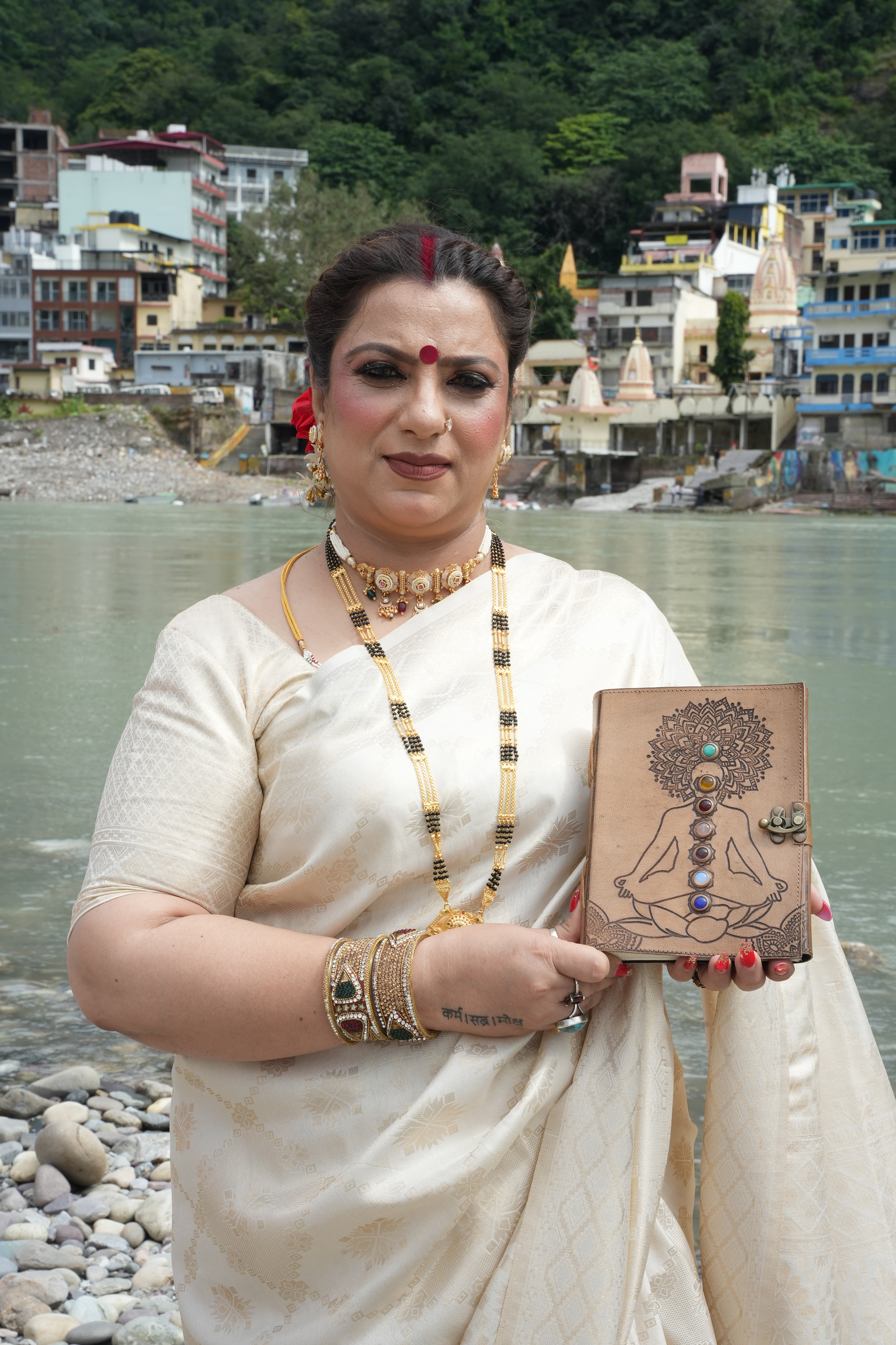 7 Chakra Divine Energy Diary – Balance, Heal & Manifest