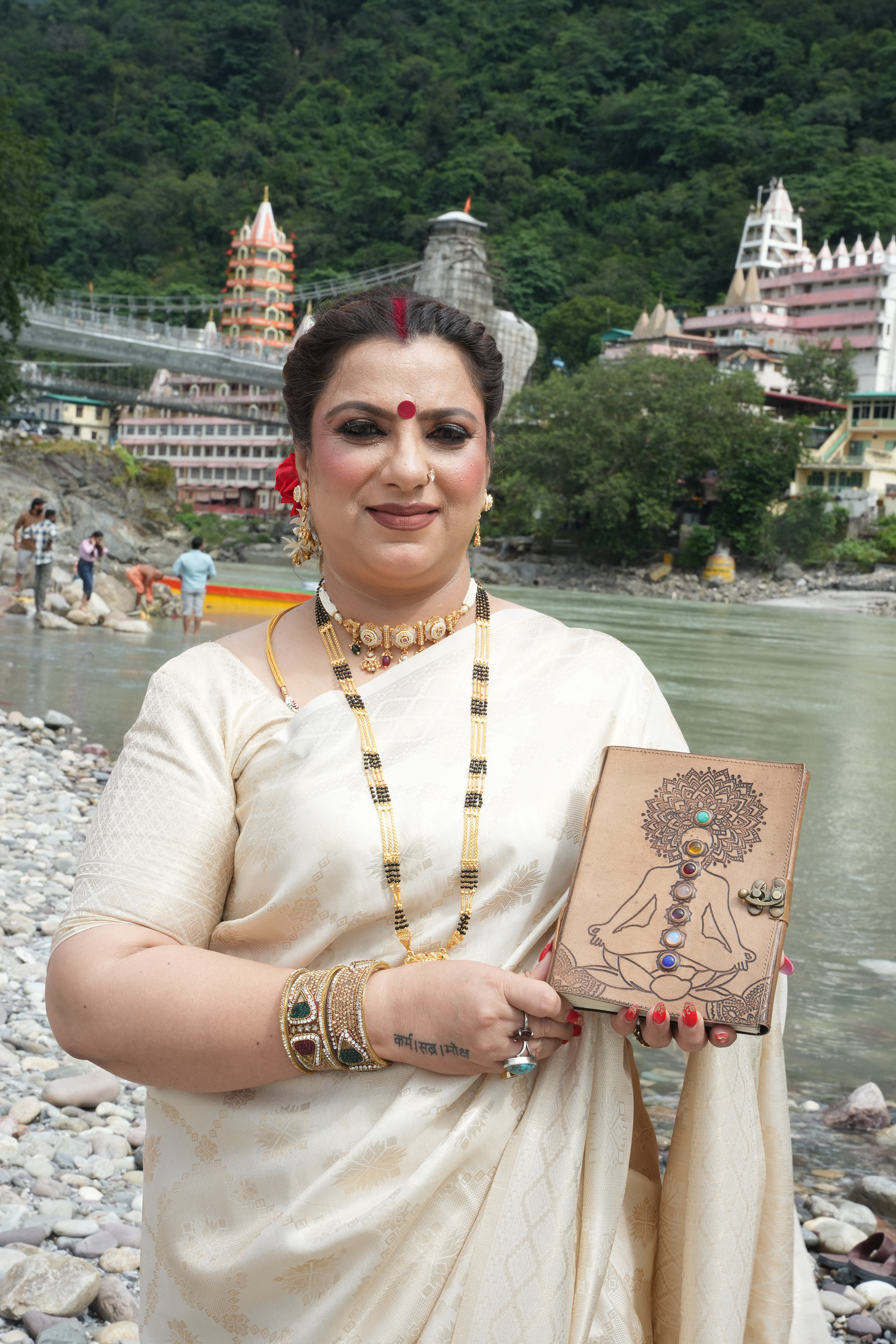 7 Chakra Divine Energy Diary – Balance, Heal & Manifest