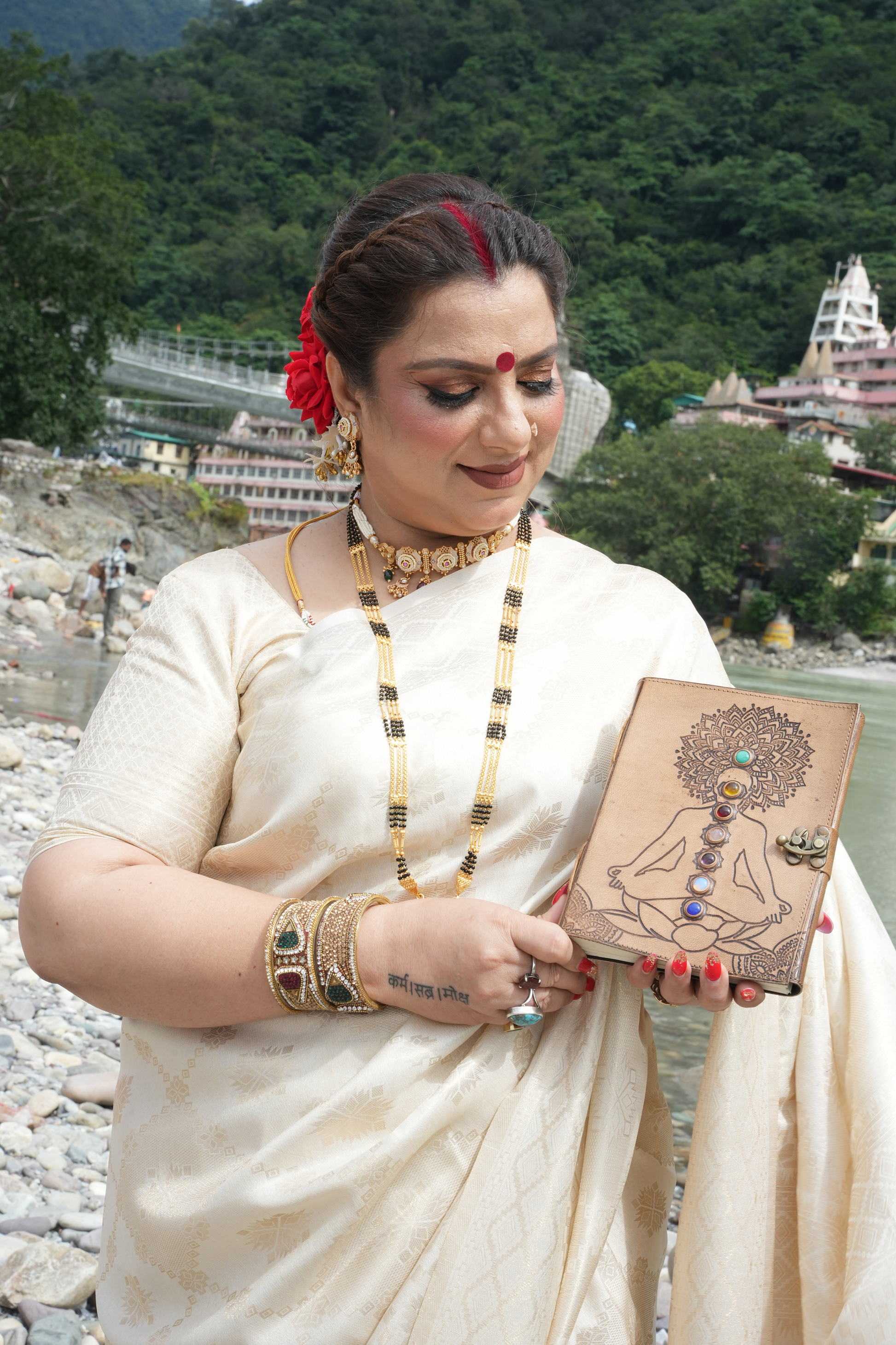 7 Chakra Divine Energy Diary – Balance, Heal & Manifest