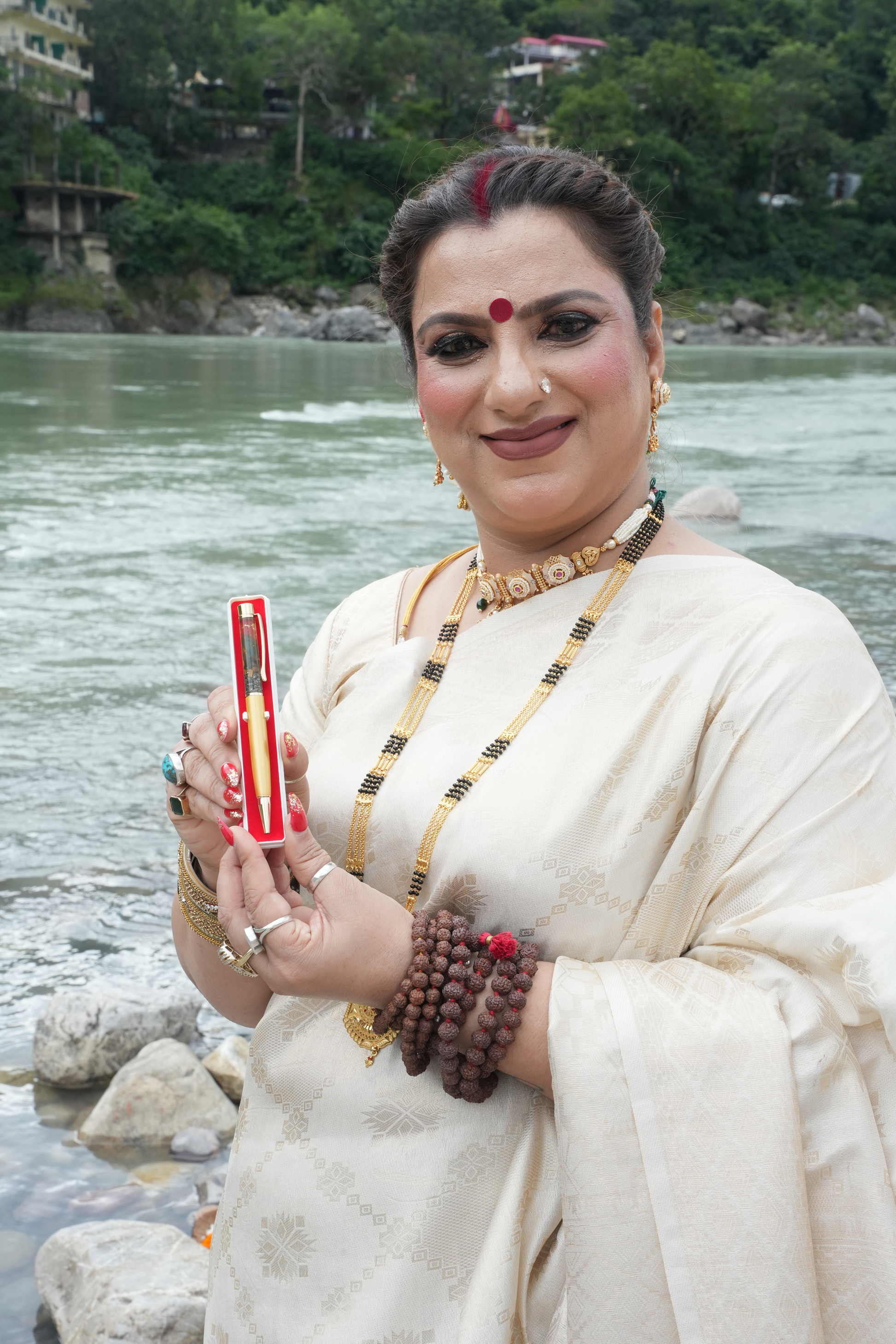 Wealth & Success Crystal Pen – Infused with Pyrite, Green Aventurine & Yellow Citrine